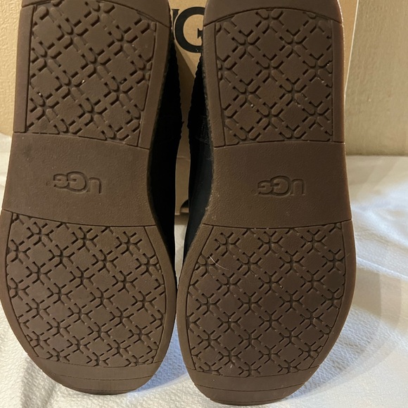 Ugg Camren Black Boots - Picture 8 of 11